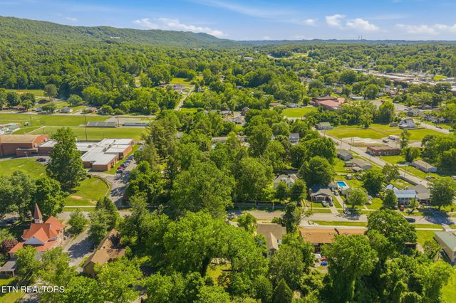 419 W Rockwood St, Rockwood, TN 37854