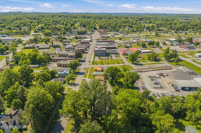 419 W Rockwood St, Rockwood, TN 37854