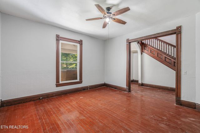 419 W Rockwood St, Rockwood, TN 37854