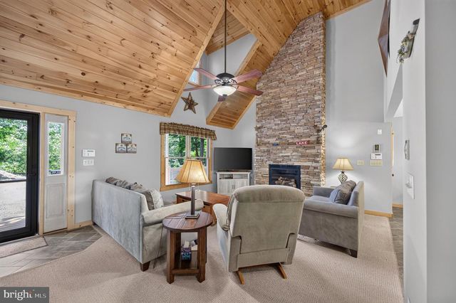 14 VICKIE WAY, Basye, VA 22810