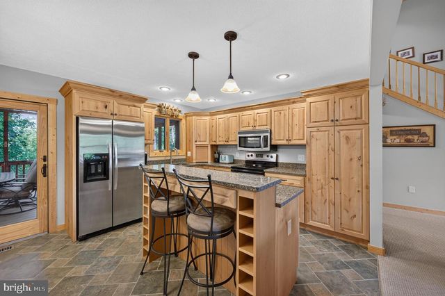14 VICKIE WAY, Basye, VA 22810