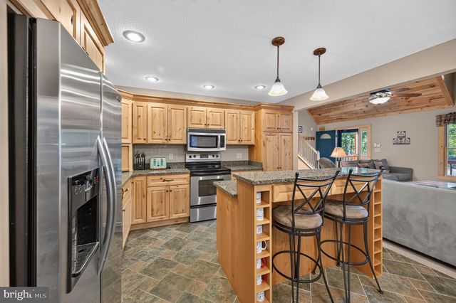 14 VICKIE WAY, Basye, VA 22810