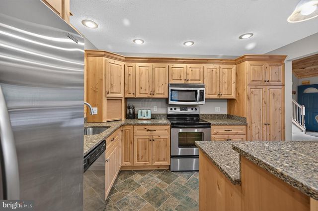 14 VICKIE WAY, Basye, VA 22810