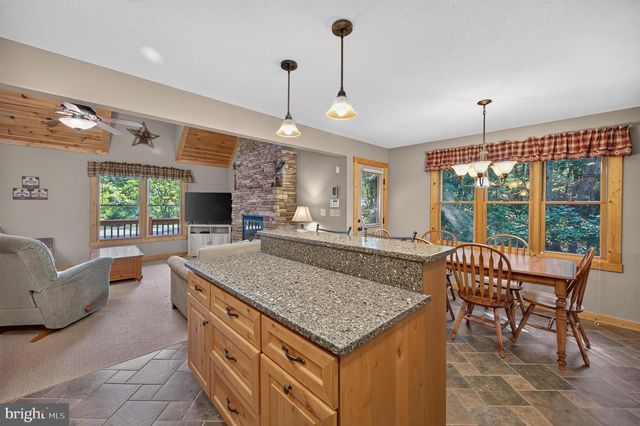 14 VICKIE WAY, Basye, VA 22810