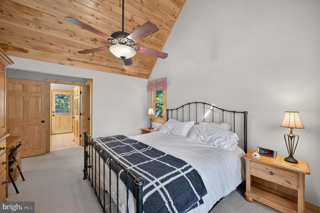 14 VICKIE WAY, Basye, VA 22810