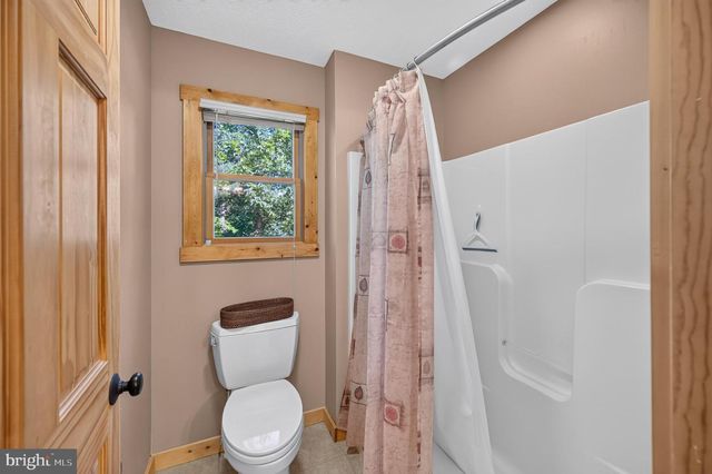 14 VICKIE WAY, Basye, VA 22810