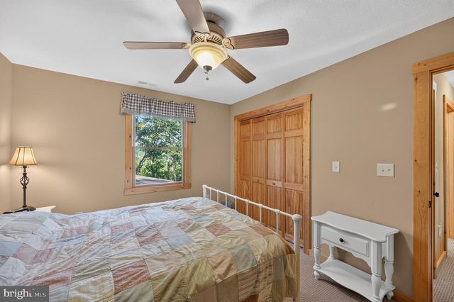 14 VICKIE WAY, Basye, VA 22810