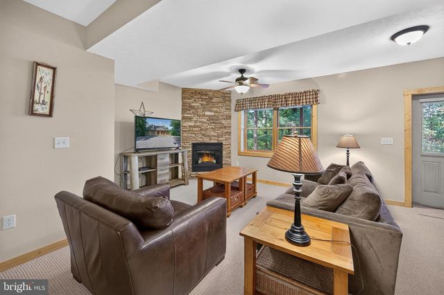 14 VICKIE WAY, Basye, VA 22810