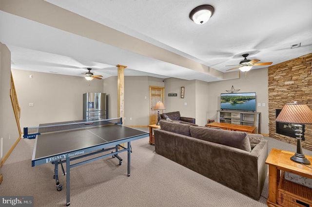 14 VICKIE WAY, Basye, VA 22810