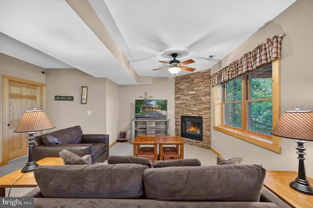 14 VICKIE WAY, Basye, VA 22810