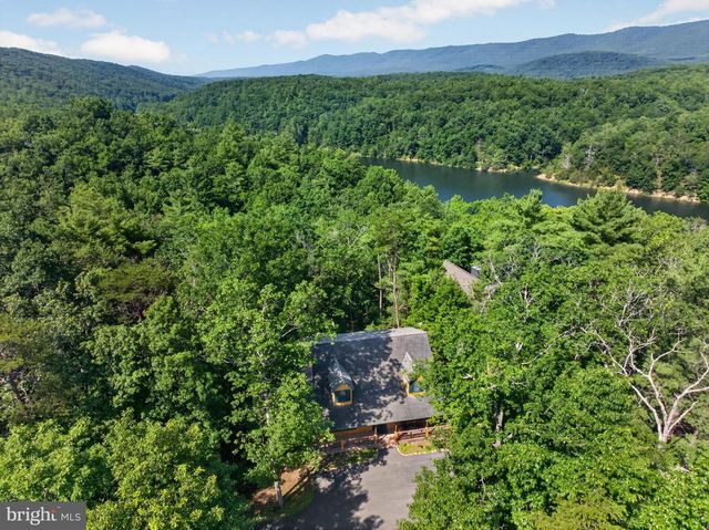 14 VICKIE WAY, Basye, VA 22810