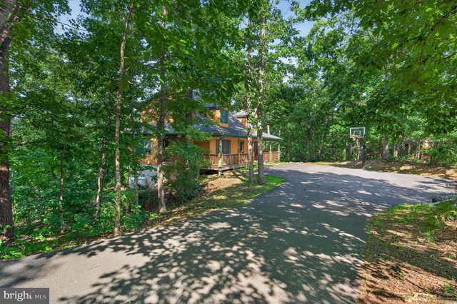 14 VICKIE WAY, Basye, VA 22810