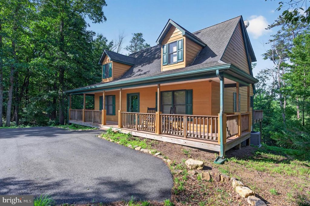 14 VICKIE WAY, Basye, VA 22810
