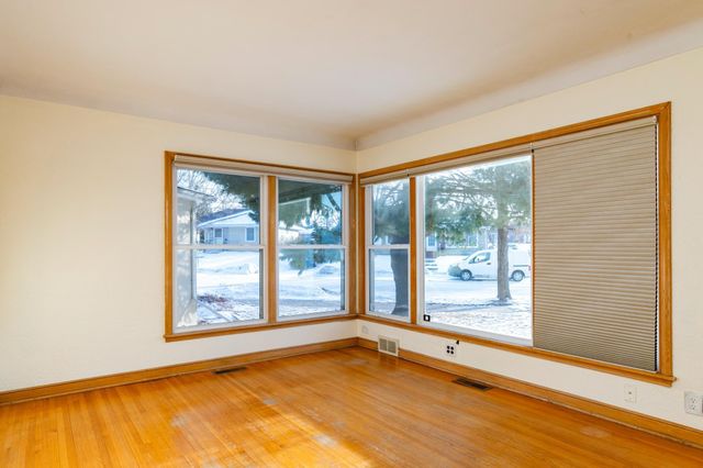 155 Conver Street, West Saint Paul, MN 55118