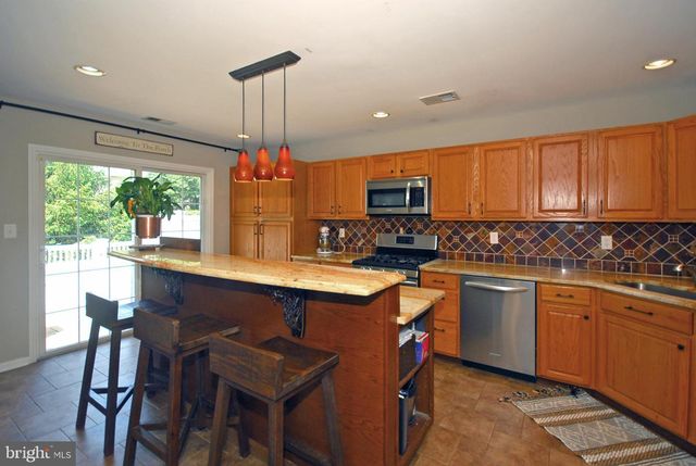 221 COLT ST, Pennington, NJ 08534