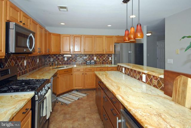 221 COLT ST, Pennington, NJ 08534