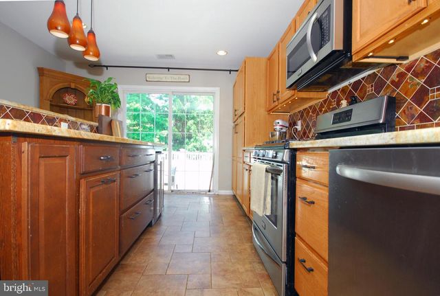 221 COLT ST, Pennington, NJ 08534