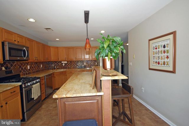 221 COLT ST, Pennington, NJ 08534