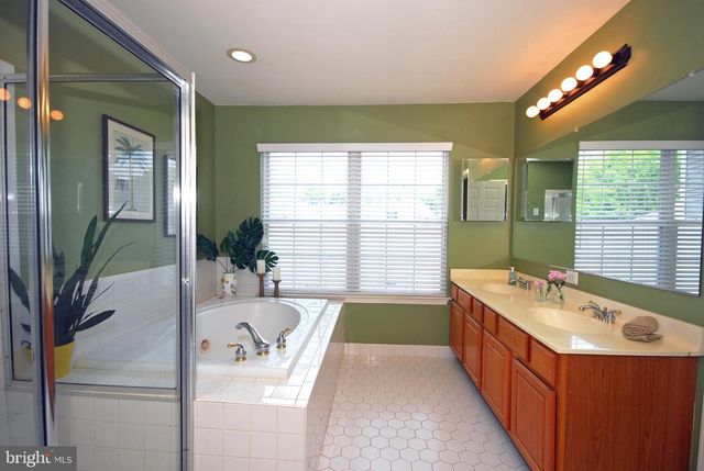 221 COLT ST, Pennington, NJ 08534