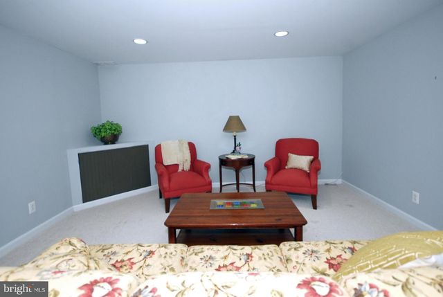 221 COLT ST, Pennington, NJ 08534