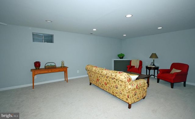 221 COLT ST, Pennington, NJ 08534