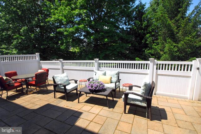 221 COLT ST, Pennington, NJ 08534