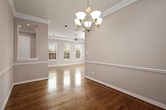 3210 W Park At Beverly Hills, Houston, TX 77057