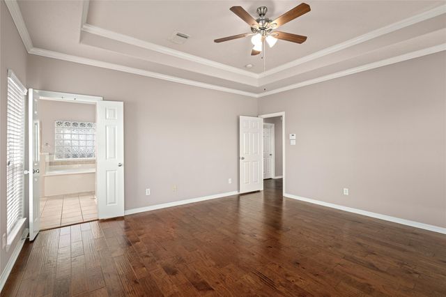 3210 W Park At Beverly Hills, Houston, TX 77057