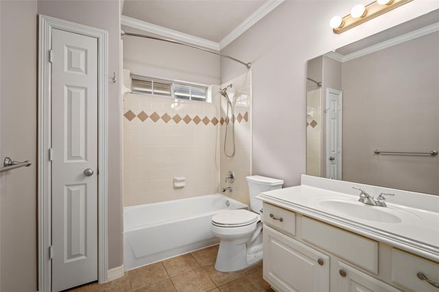 3210 W Park At Beverly Hills, Houston, TX 77057