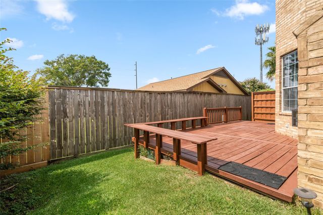 3210 W Park At Beverly Hills, Houston, TX 77057