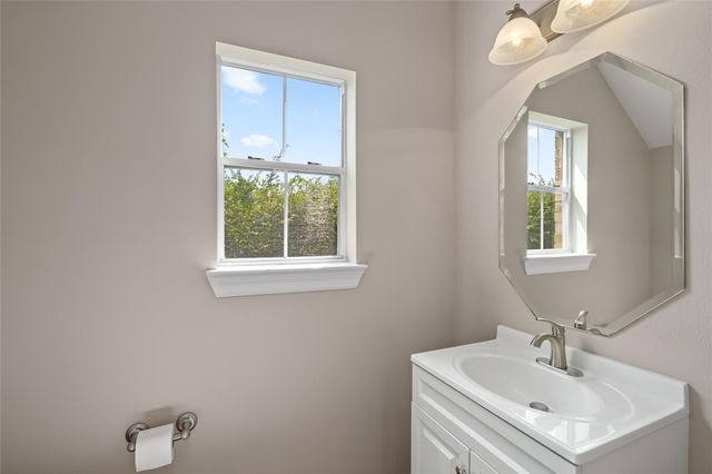 3210 W Park At Beverly Hills, Houston, TX 77057