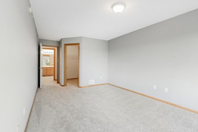 8014 Golden Valley Road, Golden Valley, MN 55427