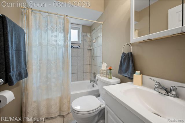 190 N Noble Street N, Milford Village, MI 48381