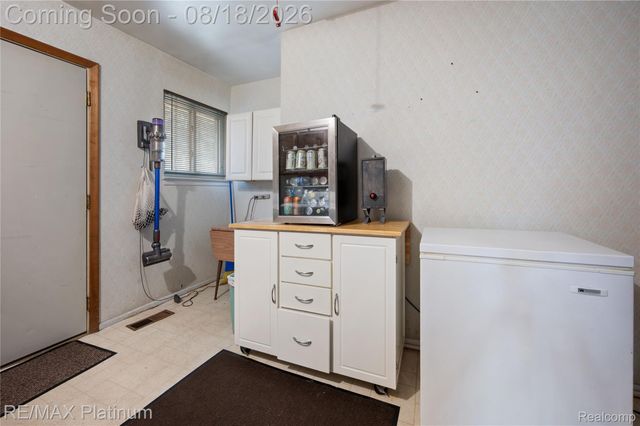 190 N Noble Street N, Milford Village, MI 48381