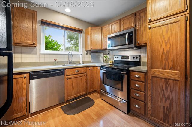 190 N Noble Street N, Milford Village, MI 48381