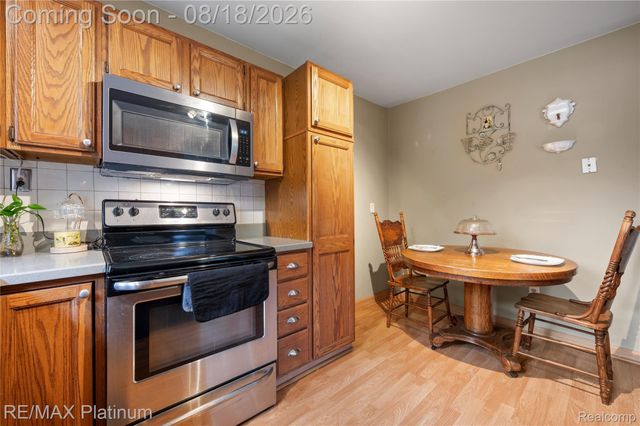 190 N Noble Street N, Milford Village, MI 48381