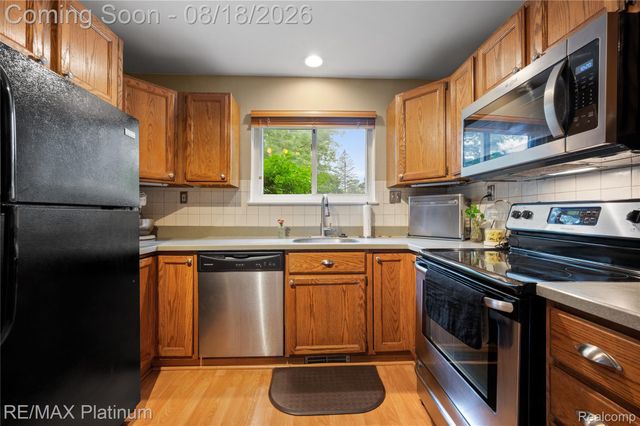 190 N Noble Street N, Milford Village, MI 48381