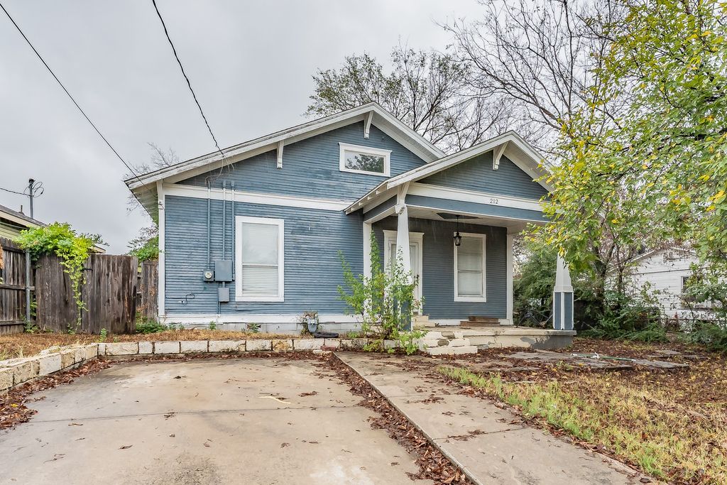 212 N Ruddell Street, Denton, TX 76205 — exterior