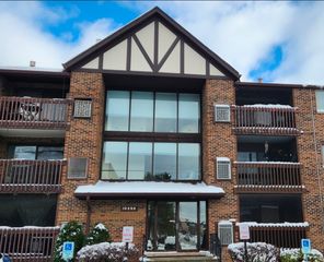 10355 Menard Avenue 210, Oak Lawn, IL 60453