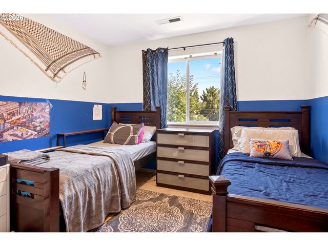 17122 Sw ROOSEVELT St, Sherwood, OR 97140