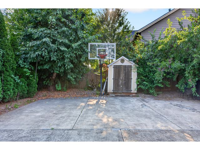 17122 Sw ROOSEVELT St, Sherwood, OR 97140