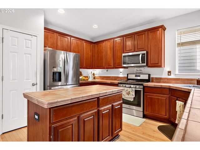 17122 Sw ROOSEVELT St, Sherwood, OR 97140