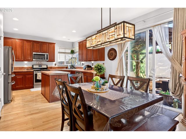17122 Sw ROOSEVELT St, Sherwood, OR 97140