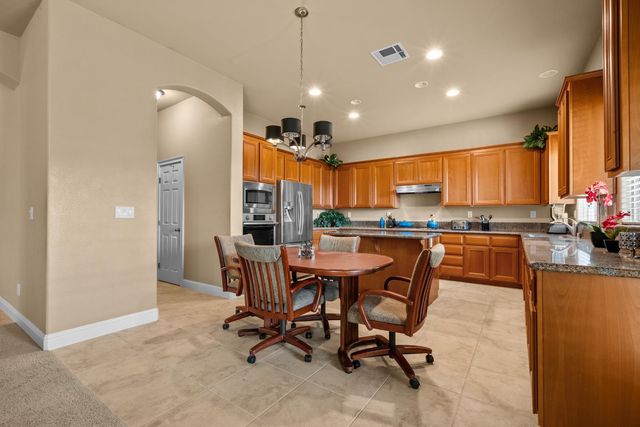 7121 Gladwin Way, Elk Grove, CA 95757