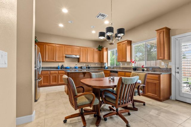 7121 Gladwin Way, Elk Grove, CA 95757