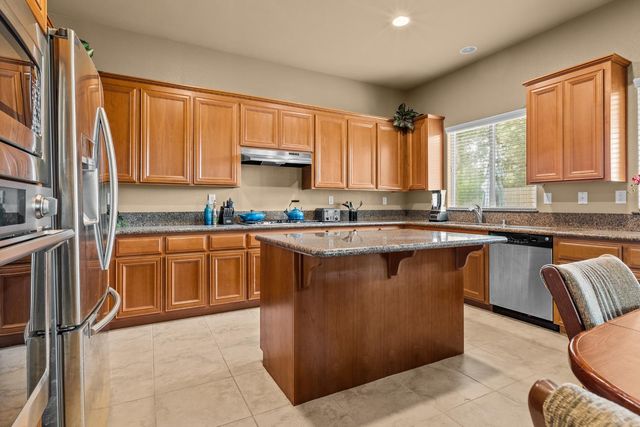 7121 Gladwin Way, Elk Grove, CA 95757