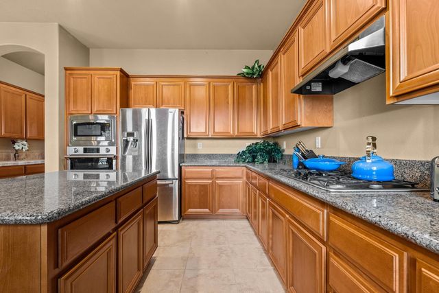 7121 Gladwin Way, Elk Grove, CA 95757