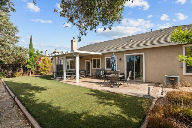 7121 Gladwin Way, Elk Grove, CA 95757
