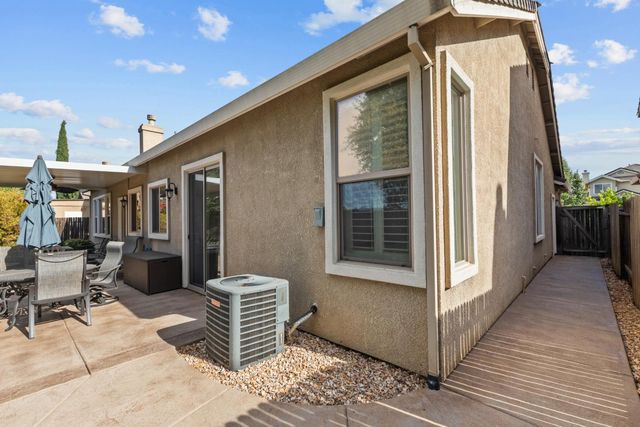 7121 Gladwin Way, Elk Grove, CA 95757