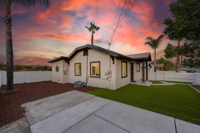 9428 Prospect Ave, Santee, CA 92071